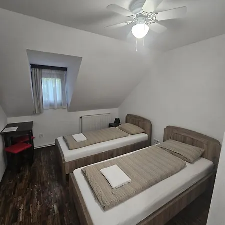 Regi Csarda Es Panzio Bed & Breakfast