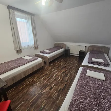 Bed & Breakfast Regi Csarda Es Panzio 3*