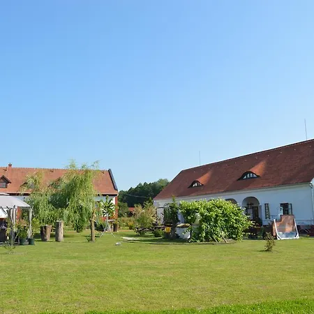 Régi Csárda és Panzió Bed & Breakfast *